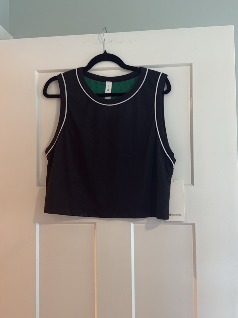 NWT Lululemon XL Reversible Mesh Crop Tank with White Trim